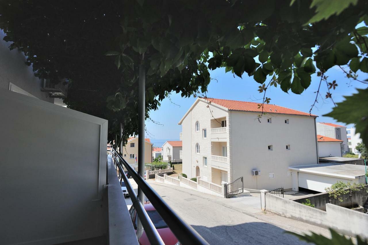 Milic Apartments Макарска Экстерьер фото