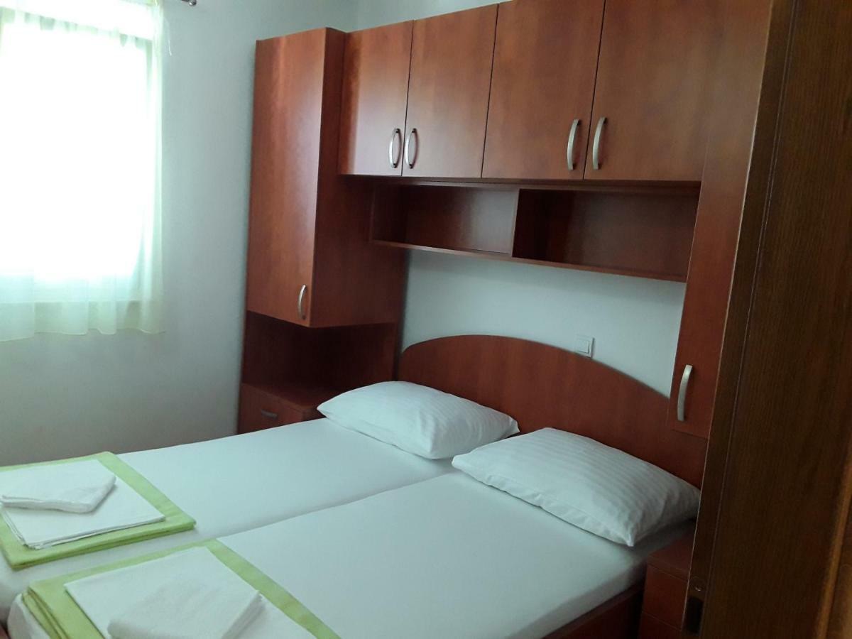 Milic Apartments Макарска Экстерьер фото