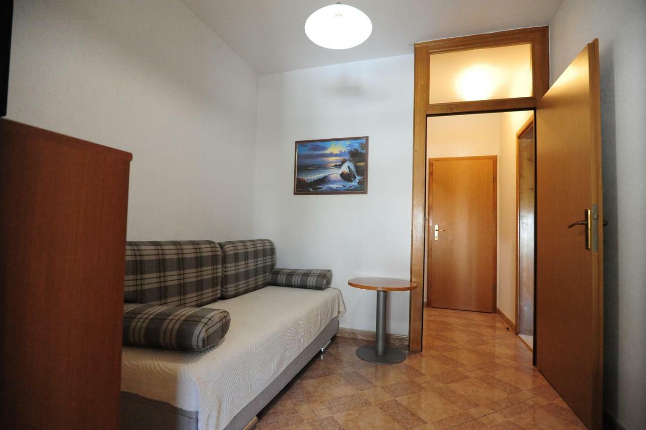 Milic Apartments Макарска Экстерьер фото